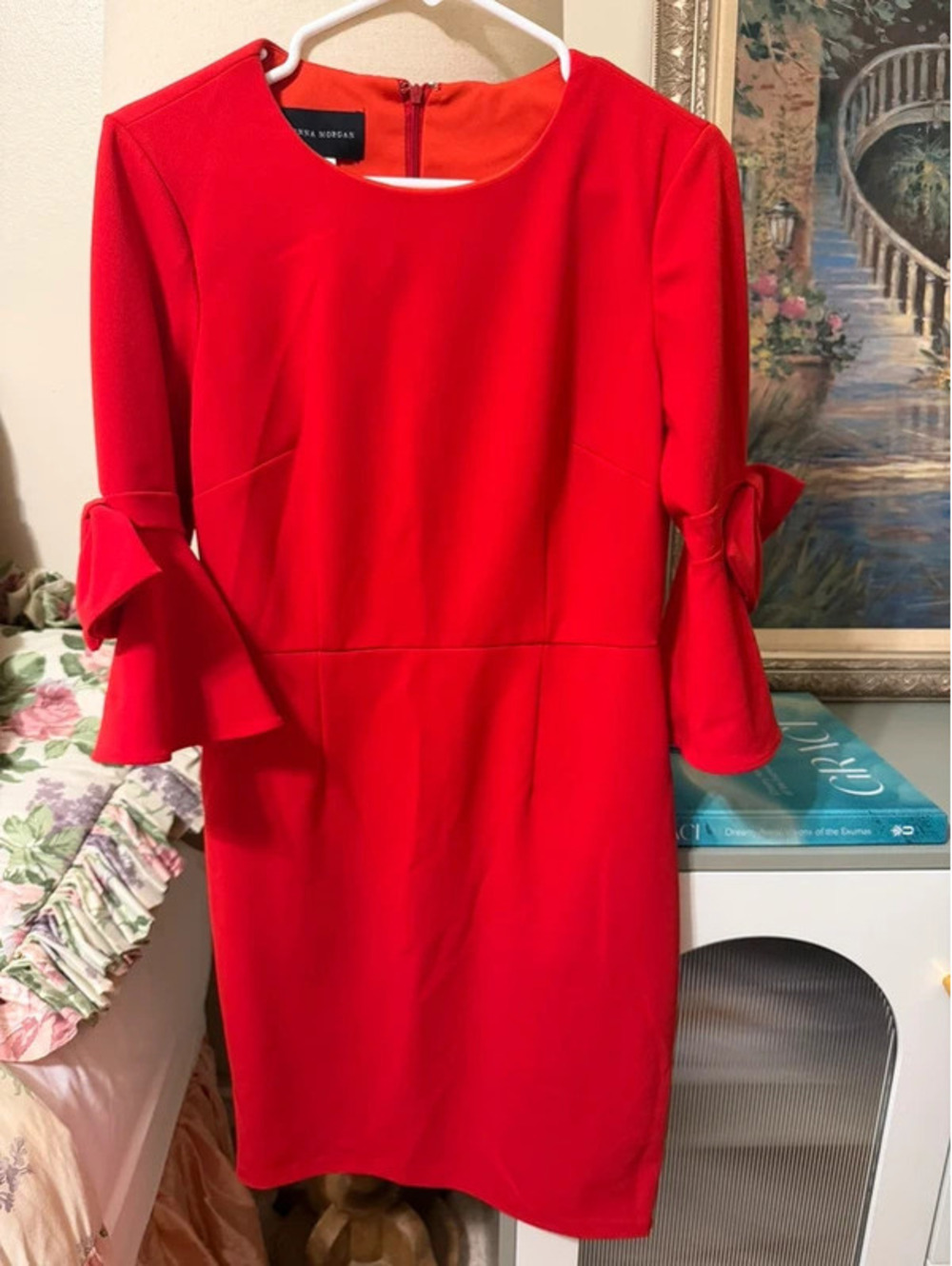 Donna Morgan “Lady in Red” Bow-Sleeve Sheath Dress – Size 8